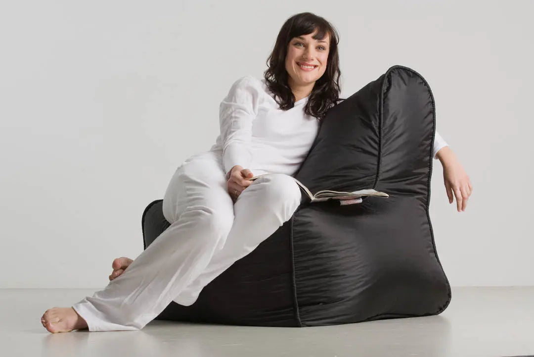 The Oasis Alta Beanbag combines comfort with contemporary design, featuring a generously sized silhouette that adapts to your body's contours.