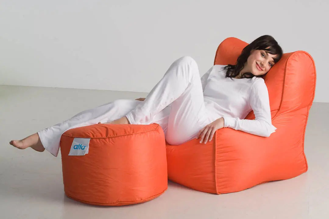 The Oasis Alta Beanbag combines comfort with contemporary design, featuring a generously sized silhouette that adapts to your body's contours.